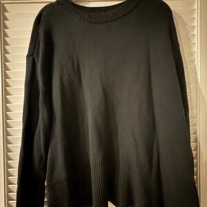 GAP Women's Black Crew Neck Sweater